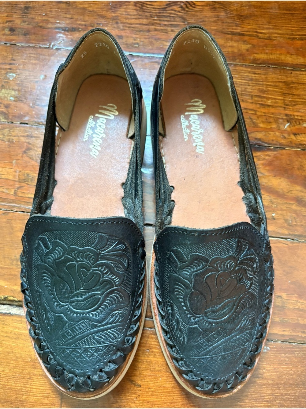 Women’s Black Embossed Huarache Leather Slip-On Loafers Size 8 - Picture 3 of 5